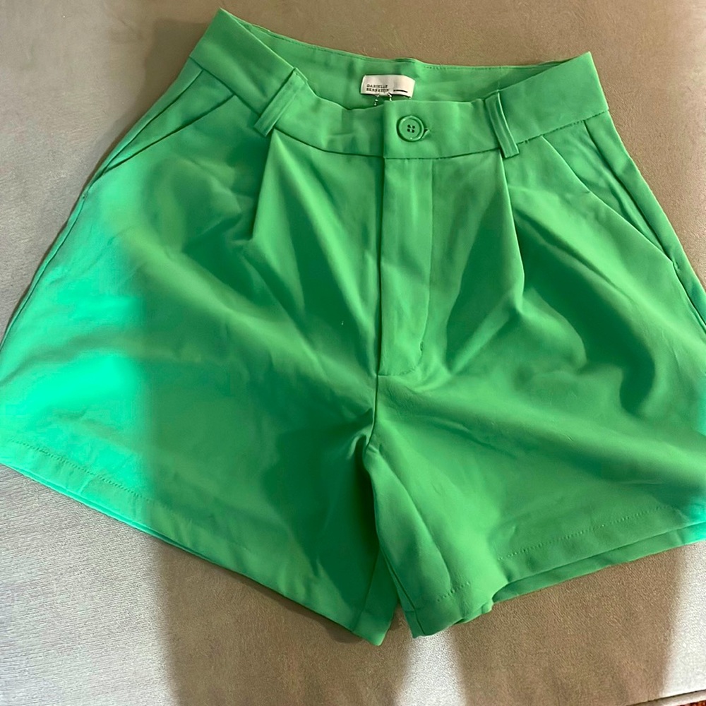 WeWoreWhat Green shorts